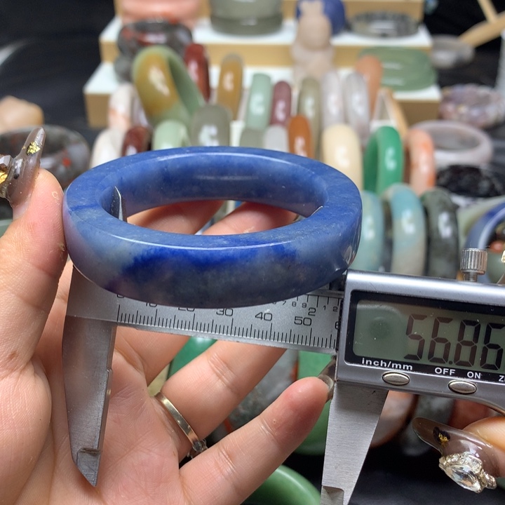 未镶嵌手镯石英质玉