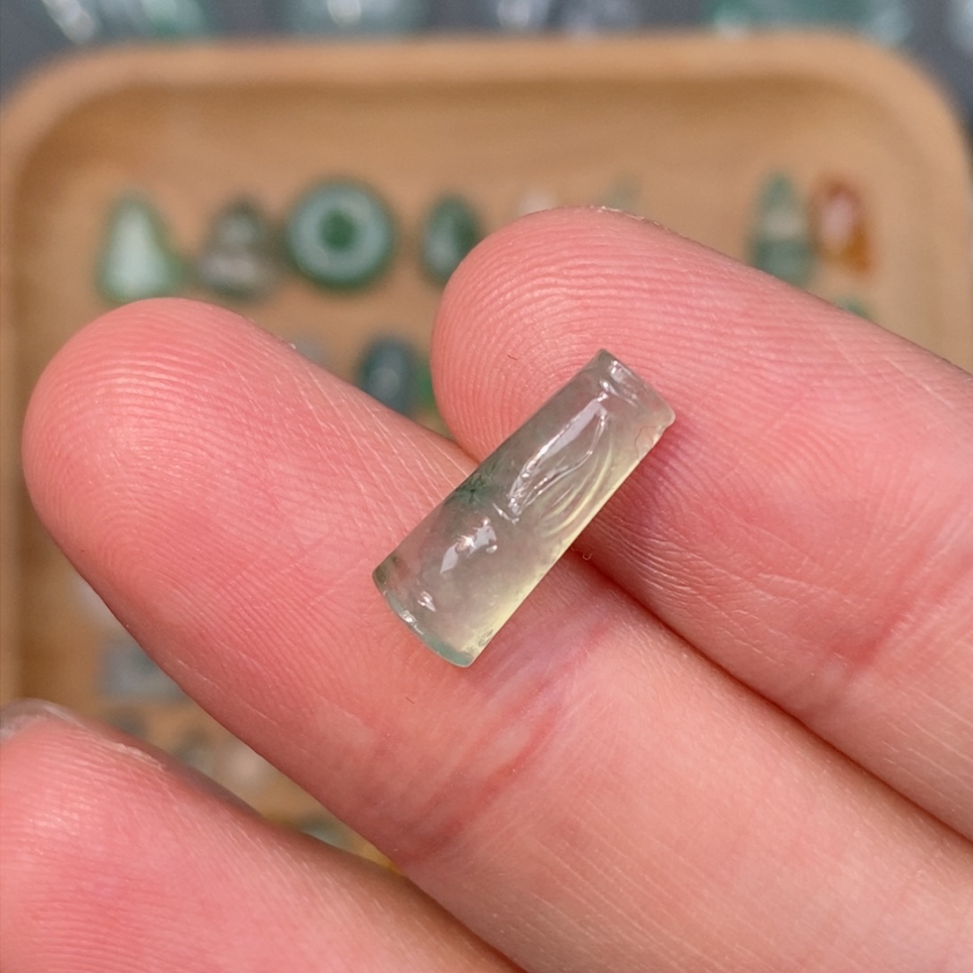 翡翠颈饰未镶嵌竹节