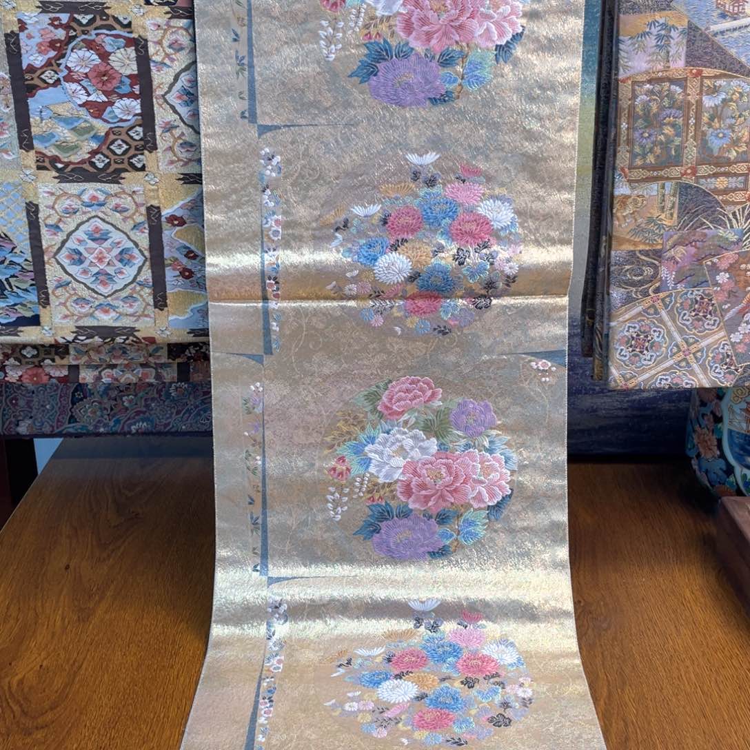 织绣加贺团花织金