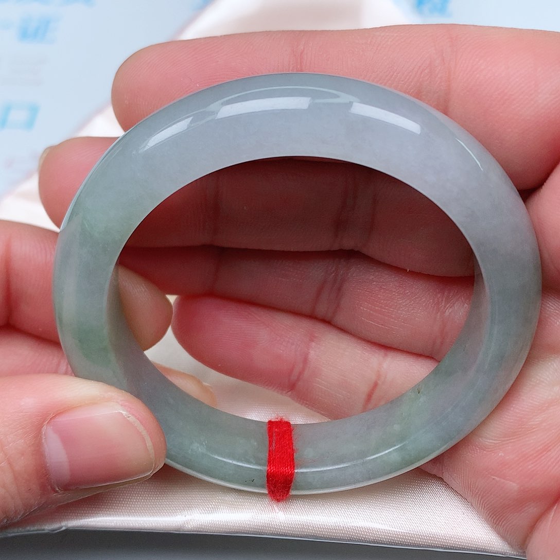 翡翠手镯未镶嵌天然