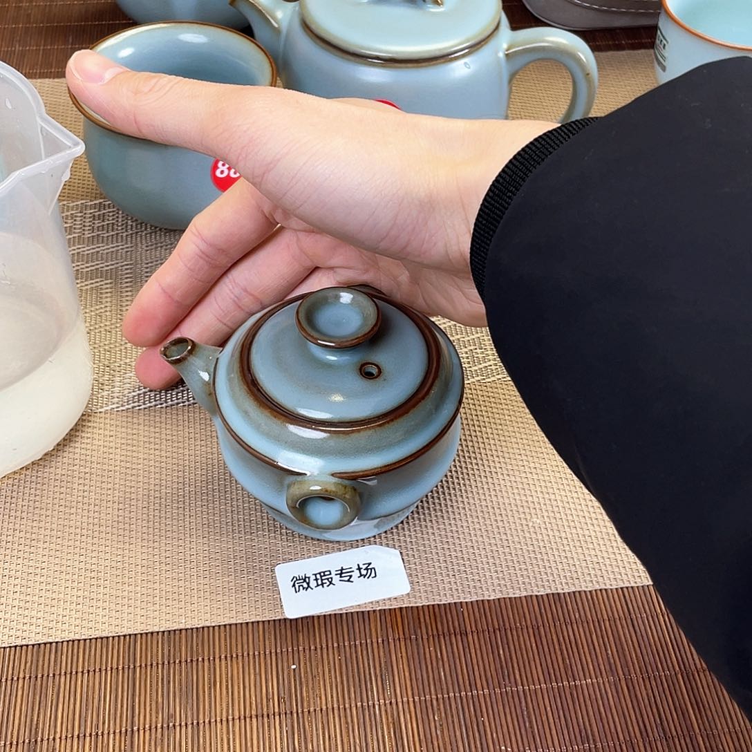 瓷片。。。。。。。。。。。。。。。。。