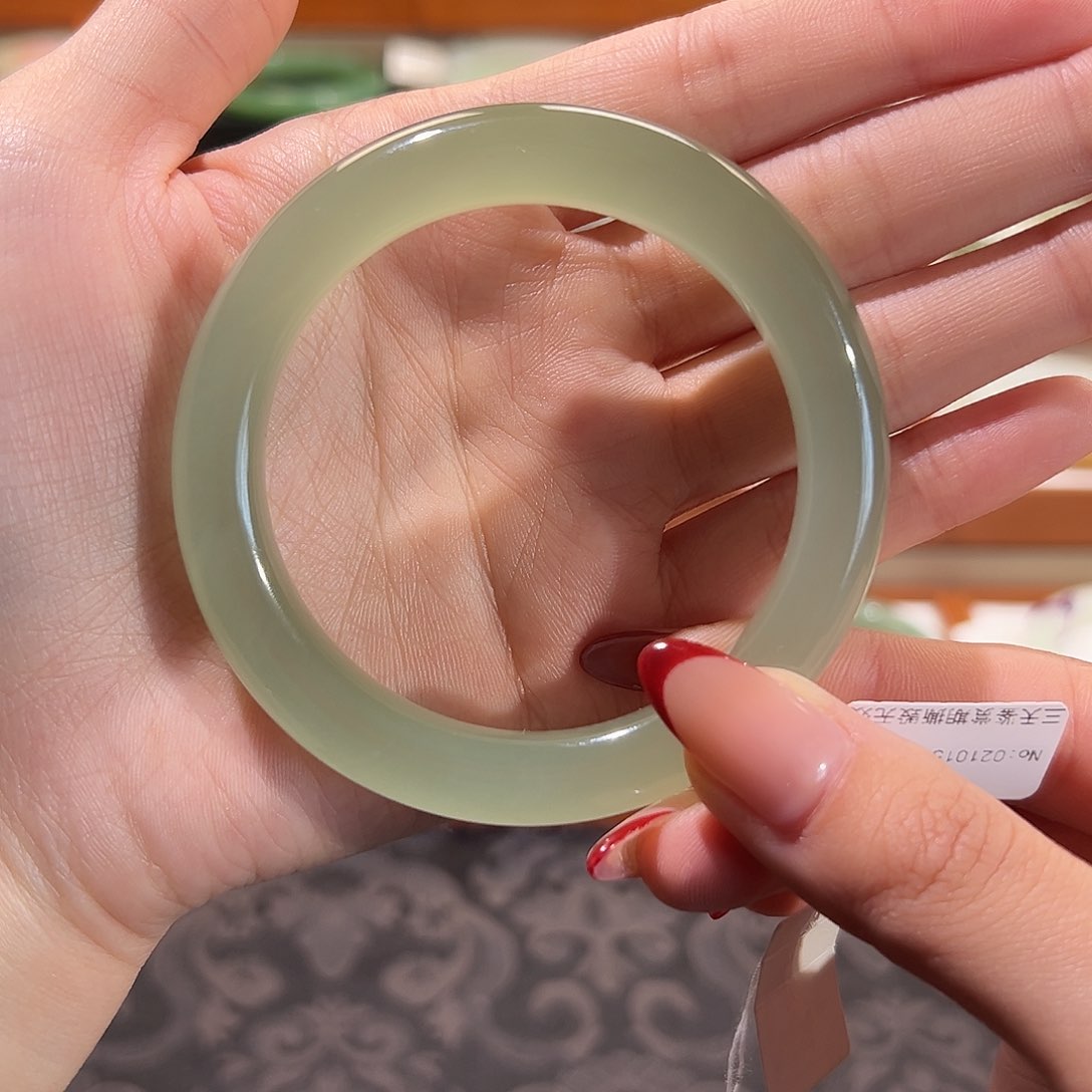 和田玉手镯未镶嵌冰猫晴水