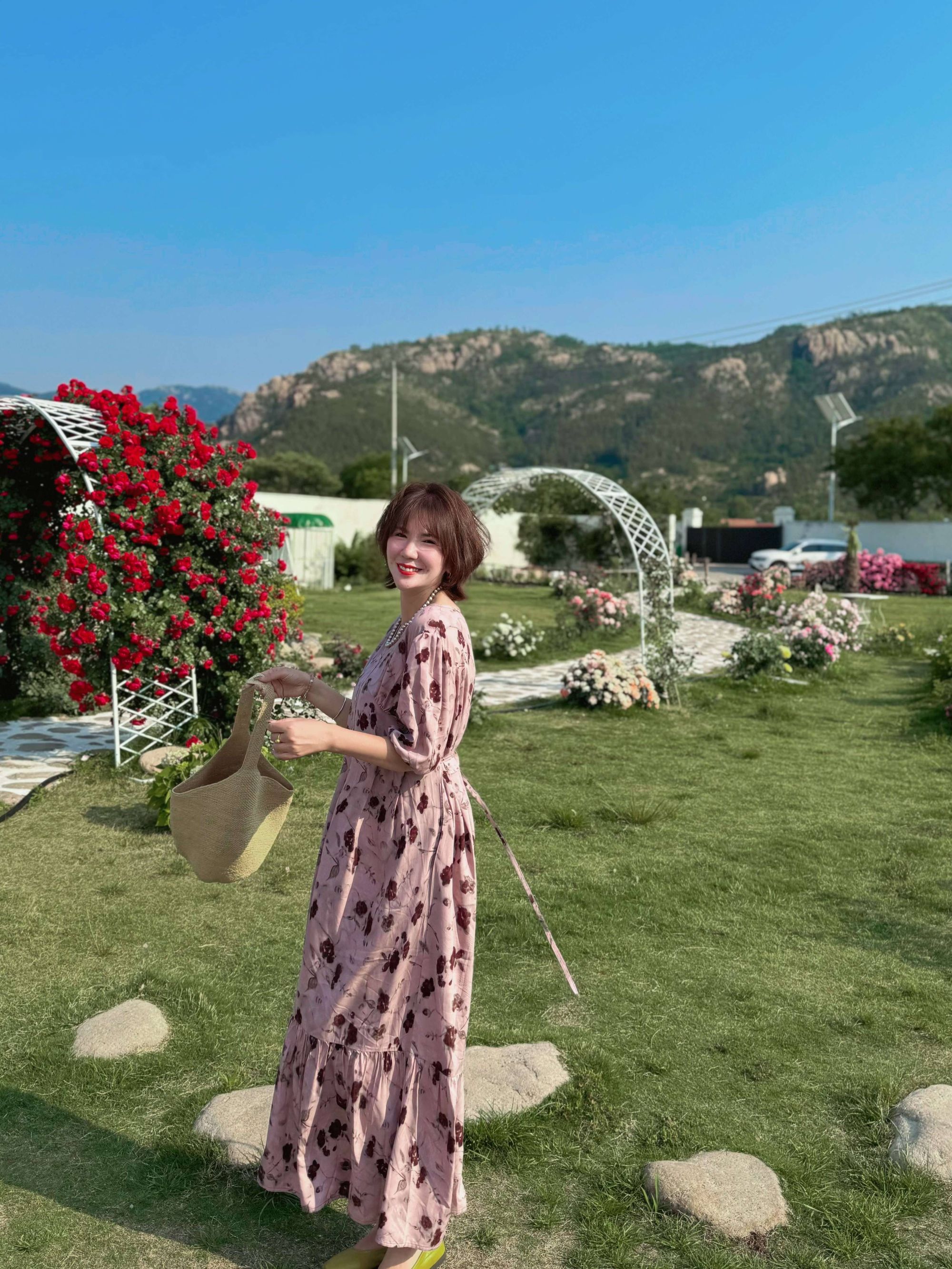 무지징-「曼塔玫瑰」小众设计感法式修身时尚百搭棉绸连衣裙