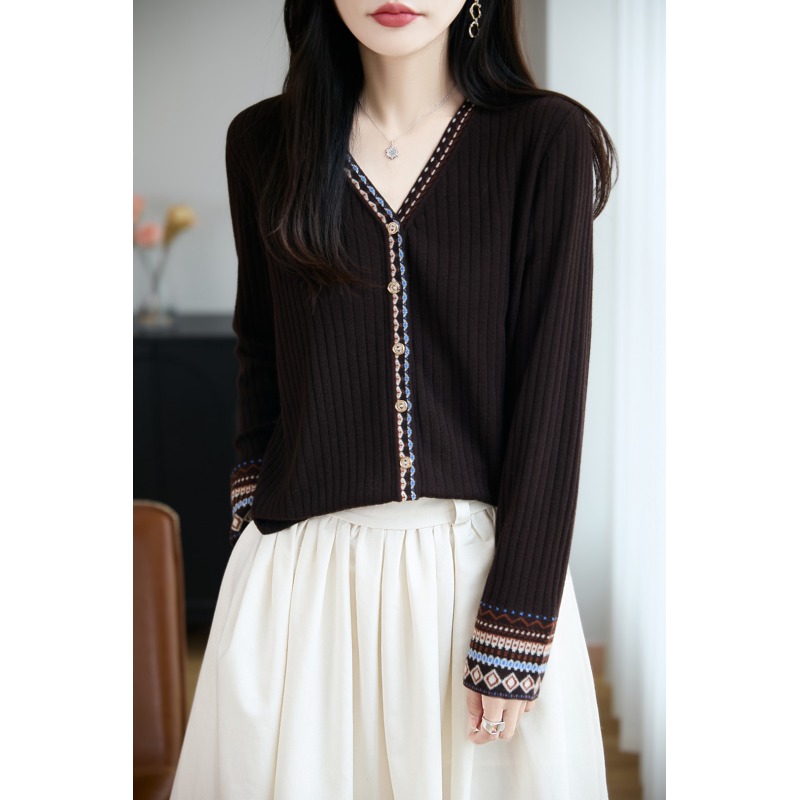 早秋新款精纺羊毛V领复古民族风提花开衫高级拼色气质薄款NSY062