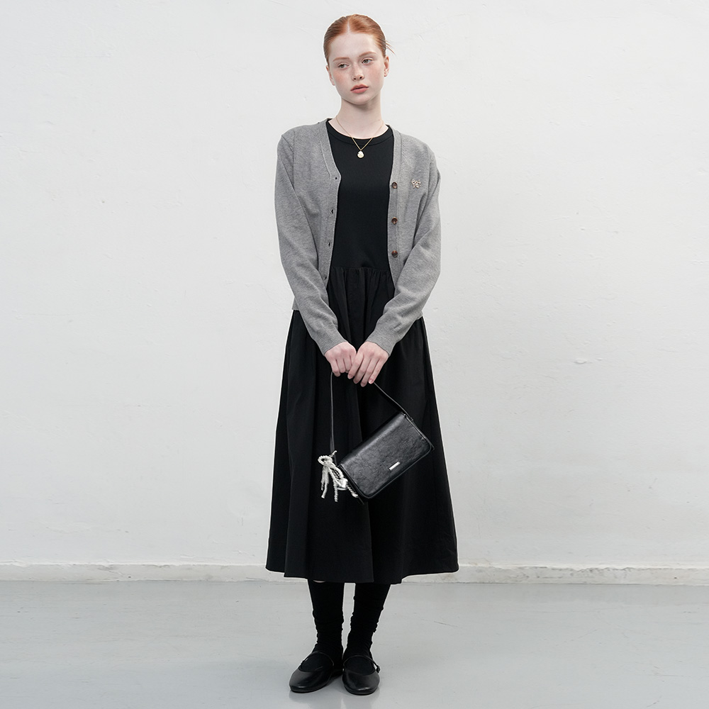 GENERAL IDEA BY BUMSUK经典V领金扣针织开衫4503