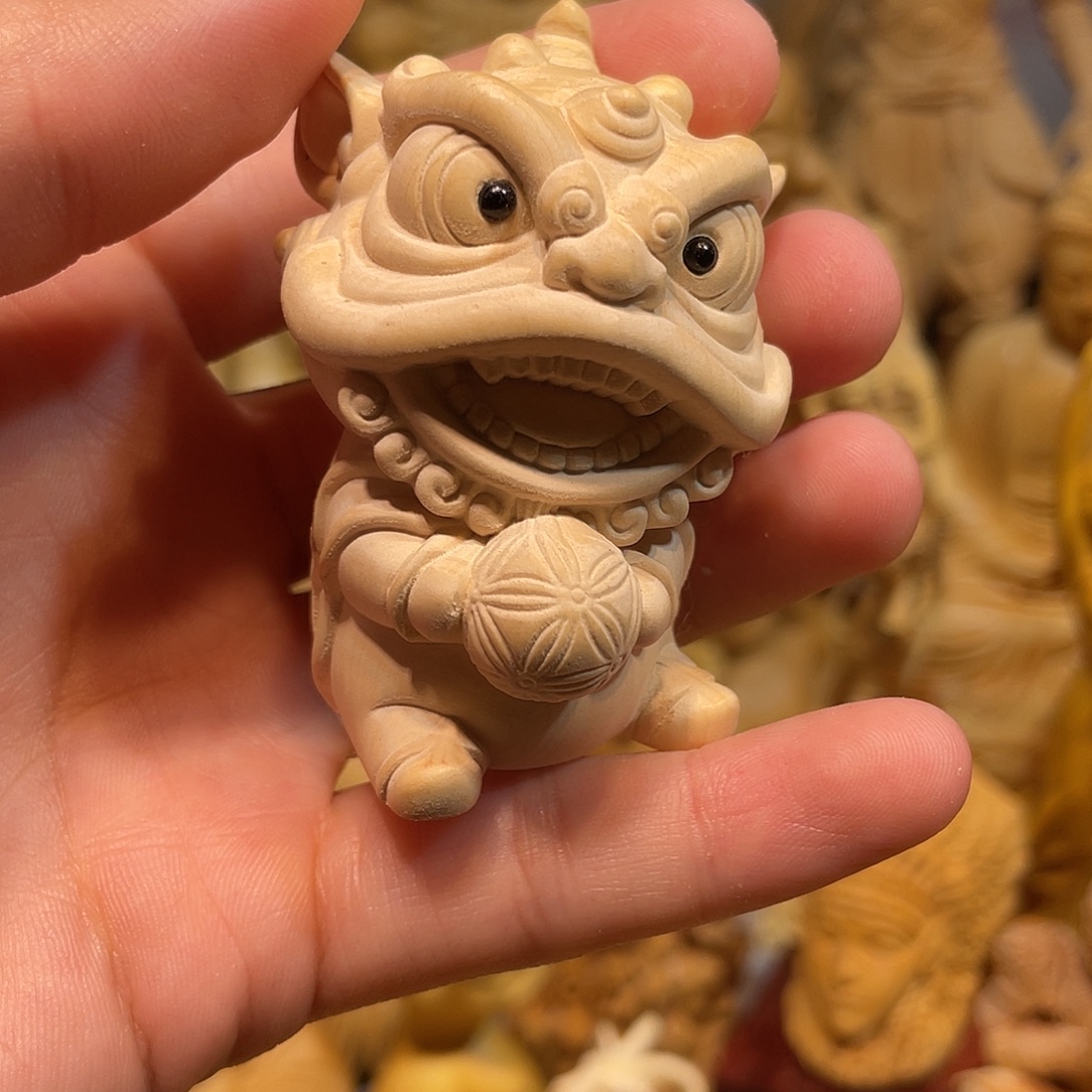 黄杨木小瑕疵醒狮