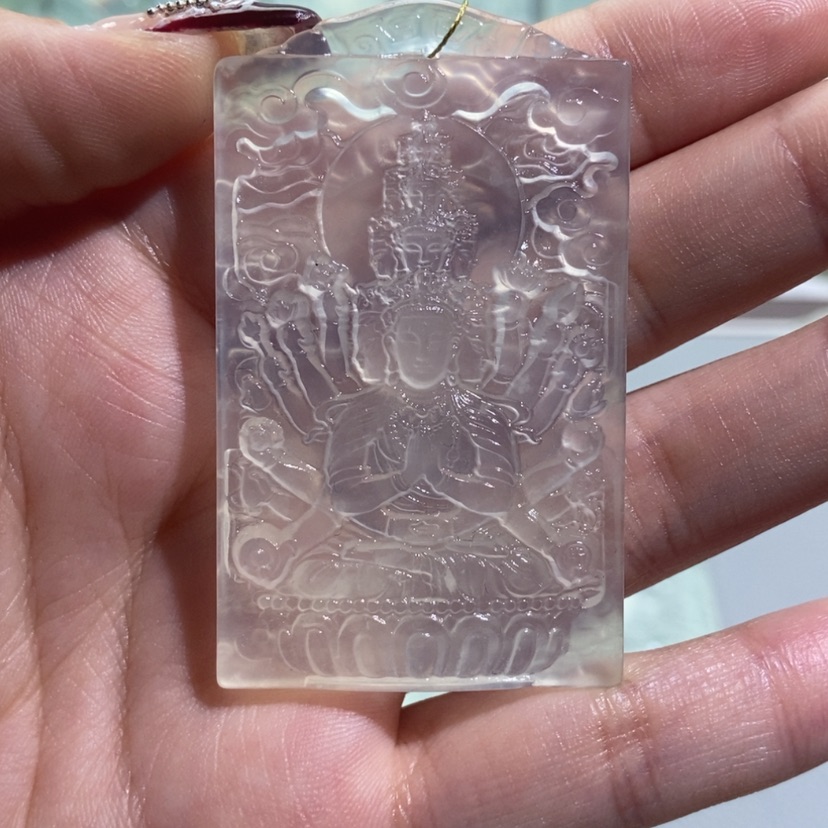 【闪购商品】蛇纹石玉颈饰未镶嵌绿**迹