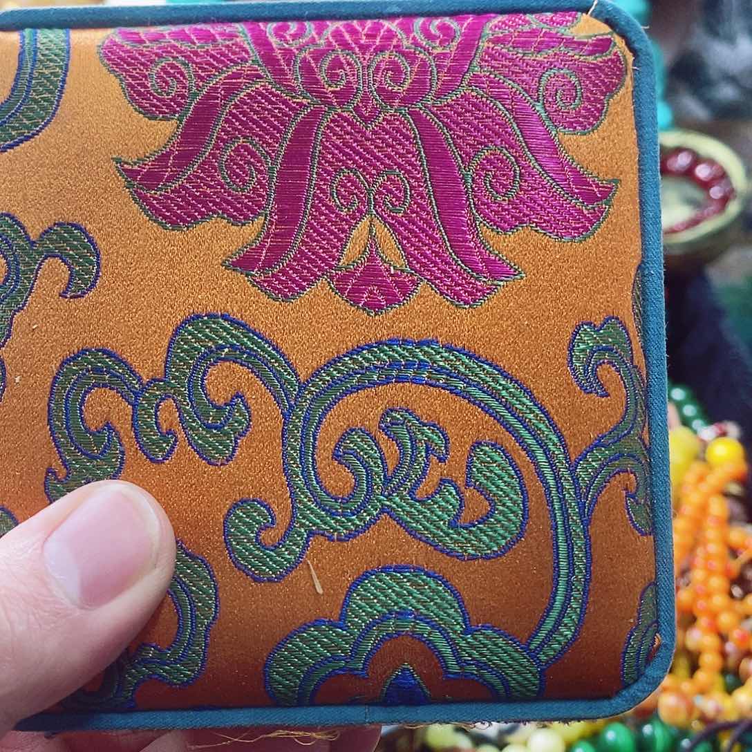 织绣摆件设计的时候也是很有创意的