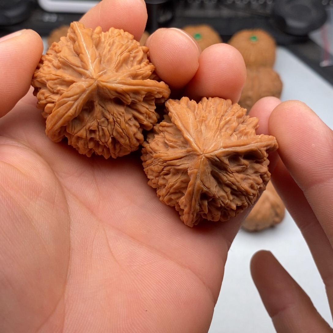 沐***杭把件文玩核桃41三棱