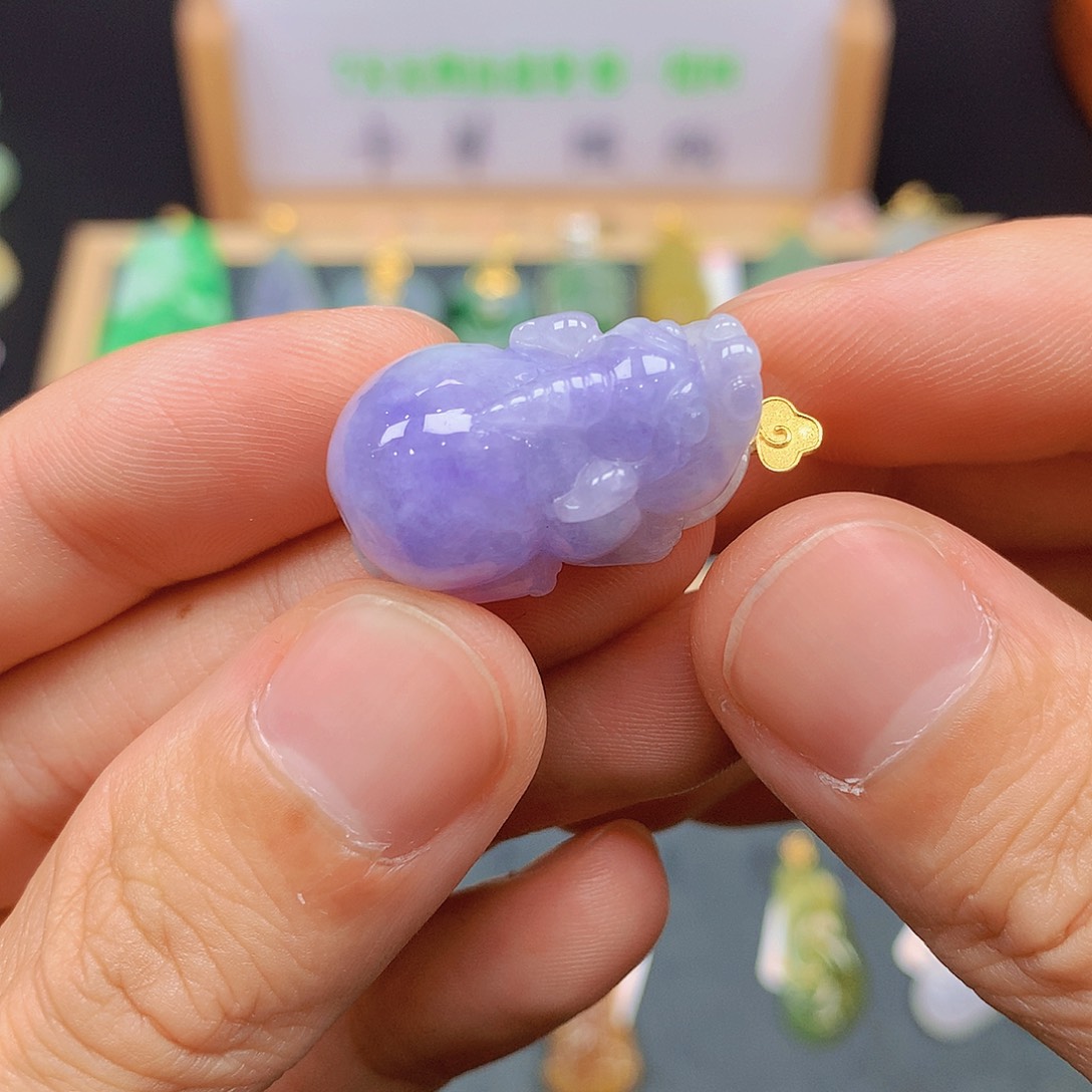 翡翠18K金镶嵌颈饰翡翠