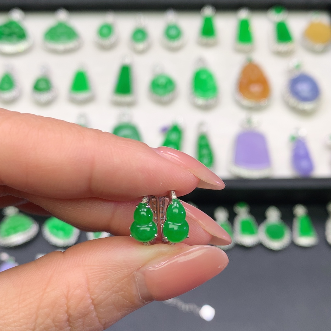 S***尼翡翠18K金镶嵌吊坠(不含链)