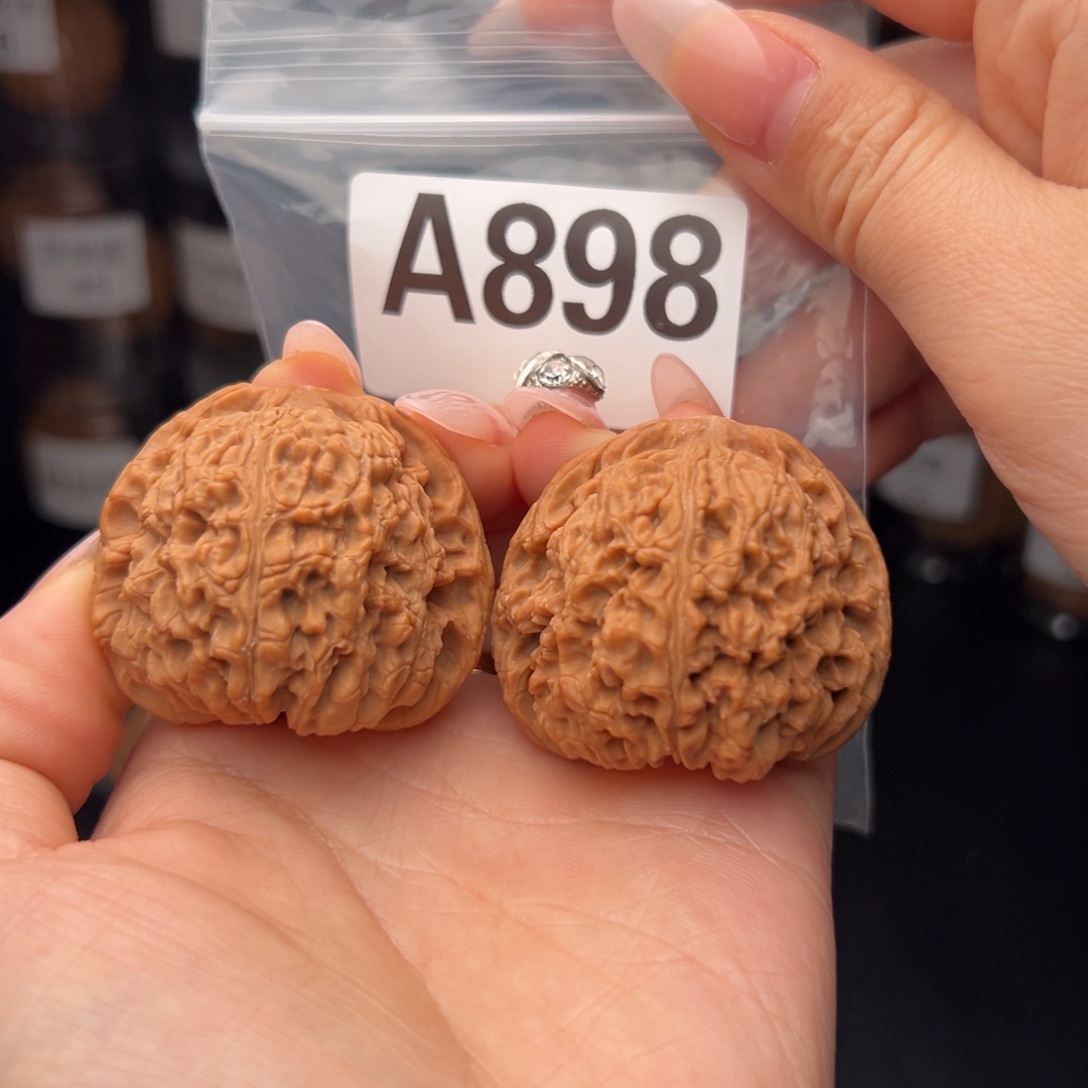 文玩核桃吊坠南蒋石44全品