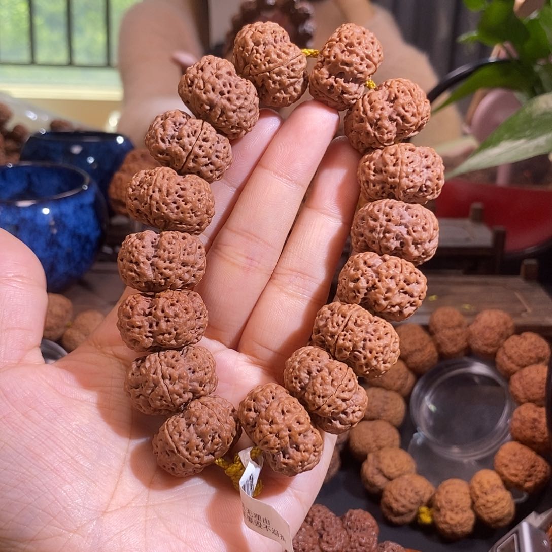 金刚菩提手串°****シ梁产区梅花针孔蜂王23mm