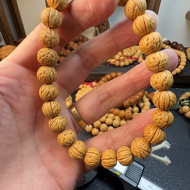 原***兴吊坠桃核桃核手串