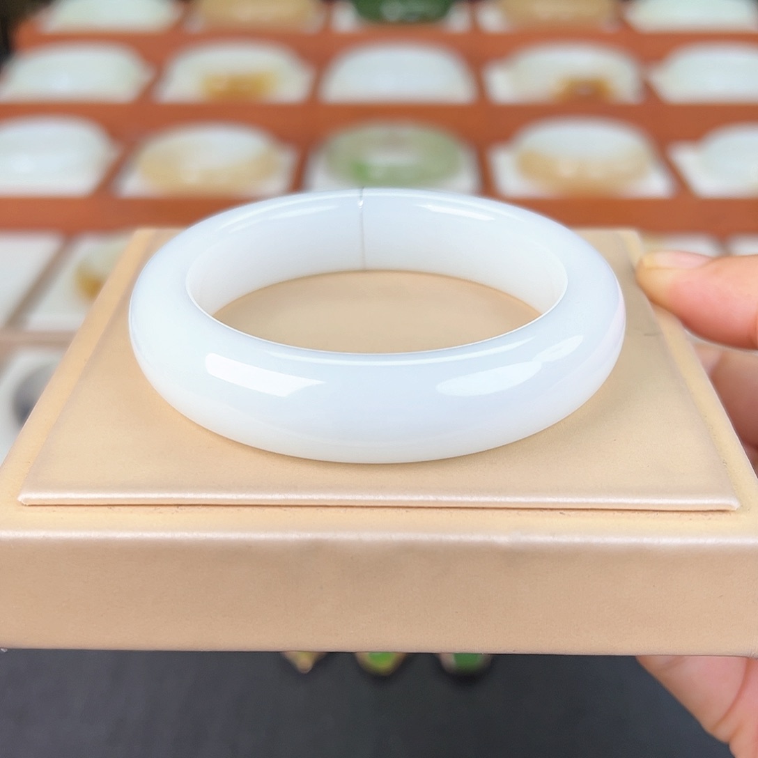 和田玉手镯未镶嵌和田玉白玉手镯