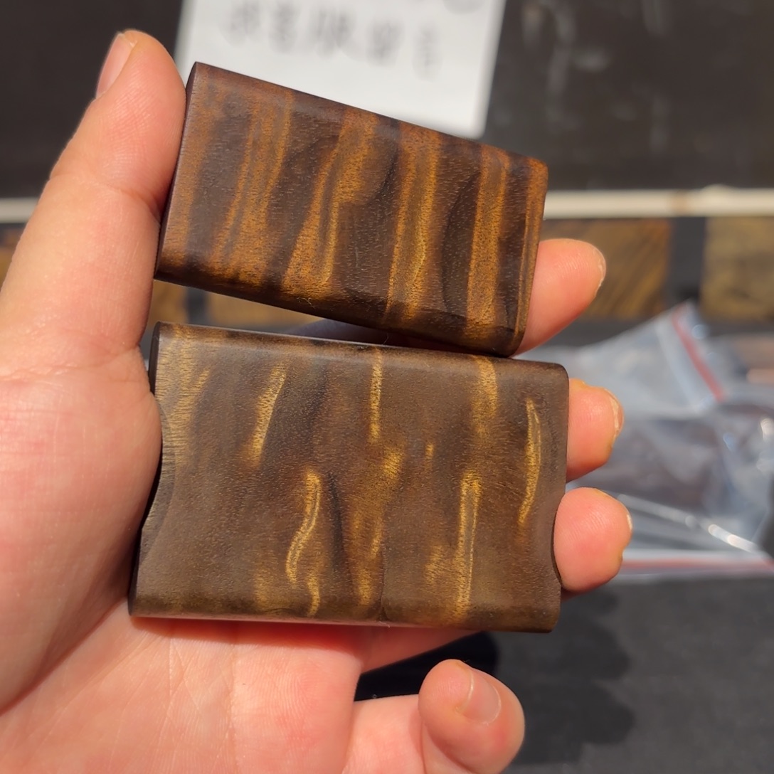 天***希金丝楠木无事牌一个