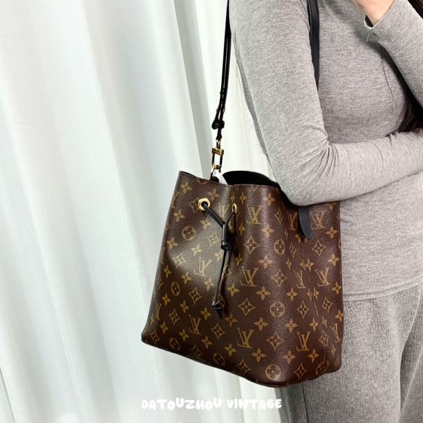 95新 LouisVuitton/路易威登 老花抽绳水桶包 单肩包sm
