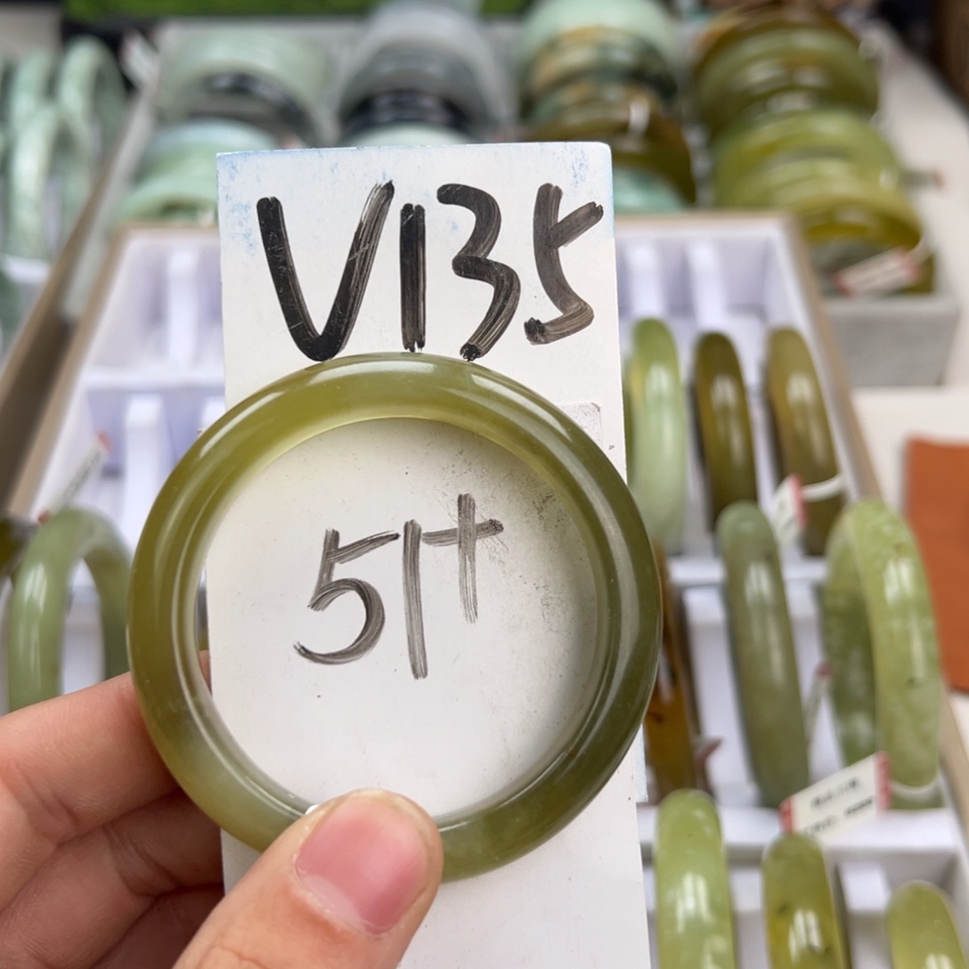 岫玉手镯未镶嵌天然岫玉