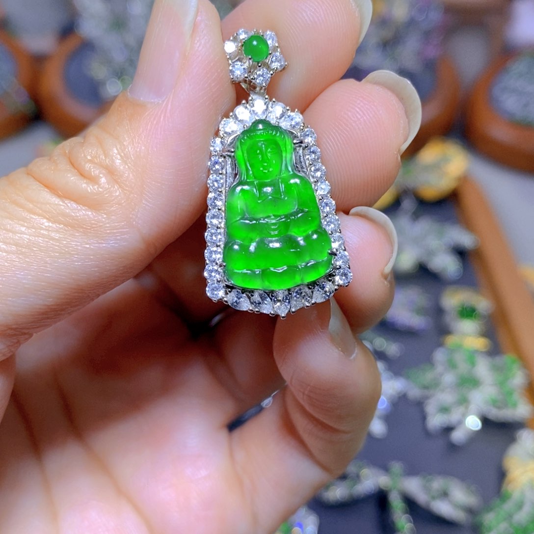 翡翠颈饰银S925镶嵌天然翡翠