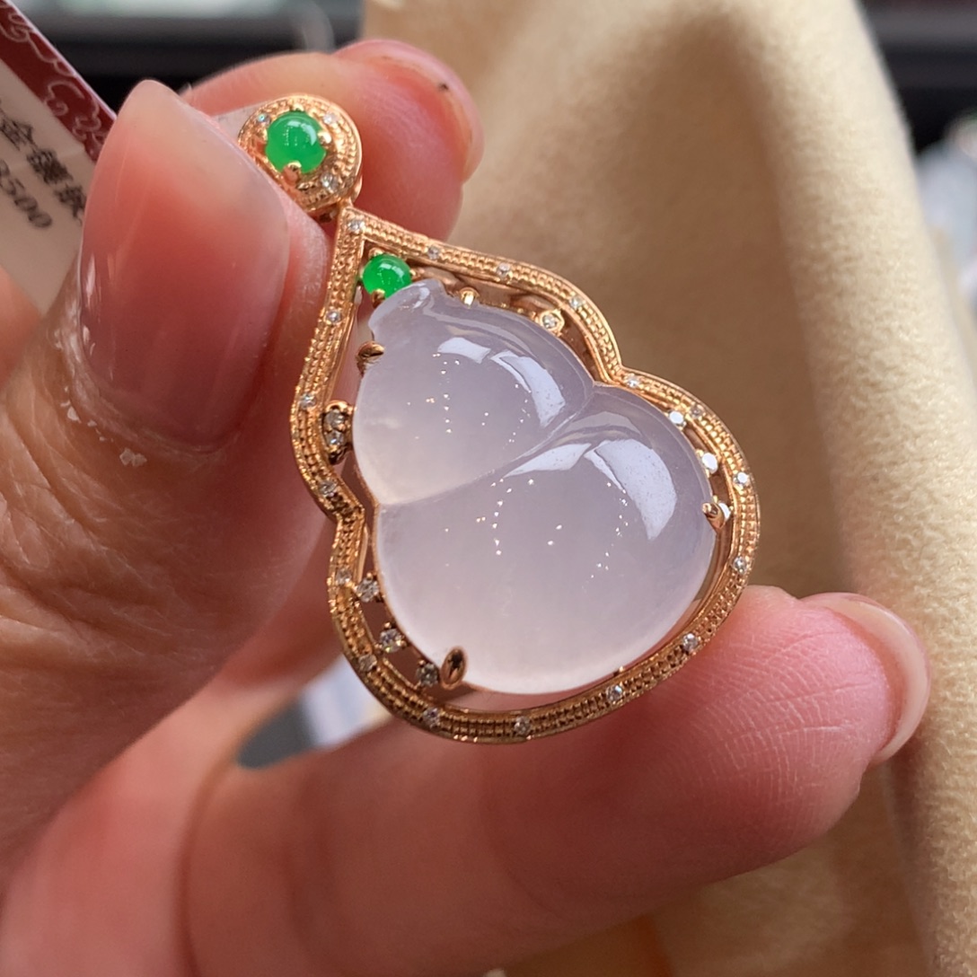 翡翠18K金镶嵌颈饰翡翠