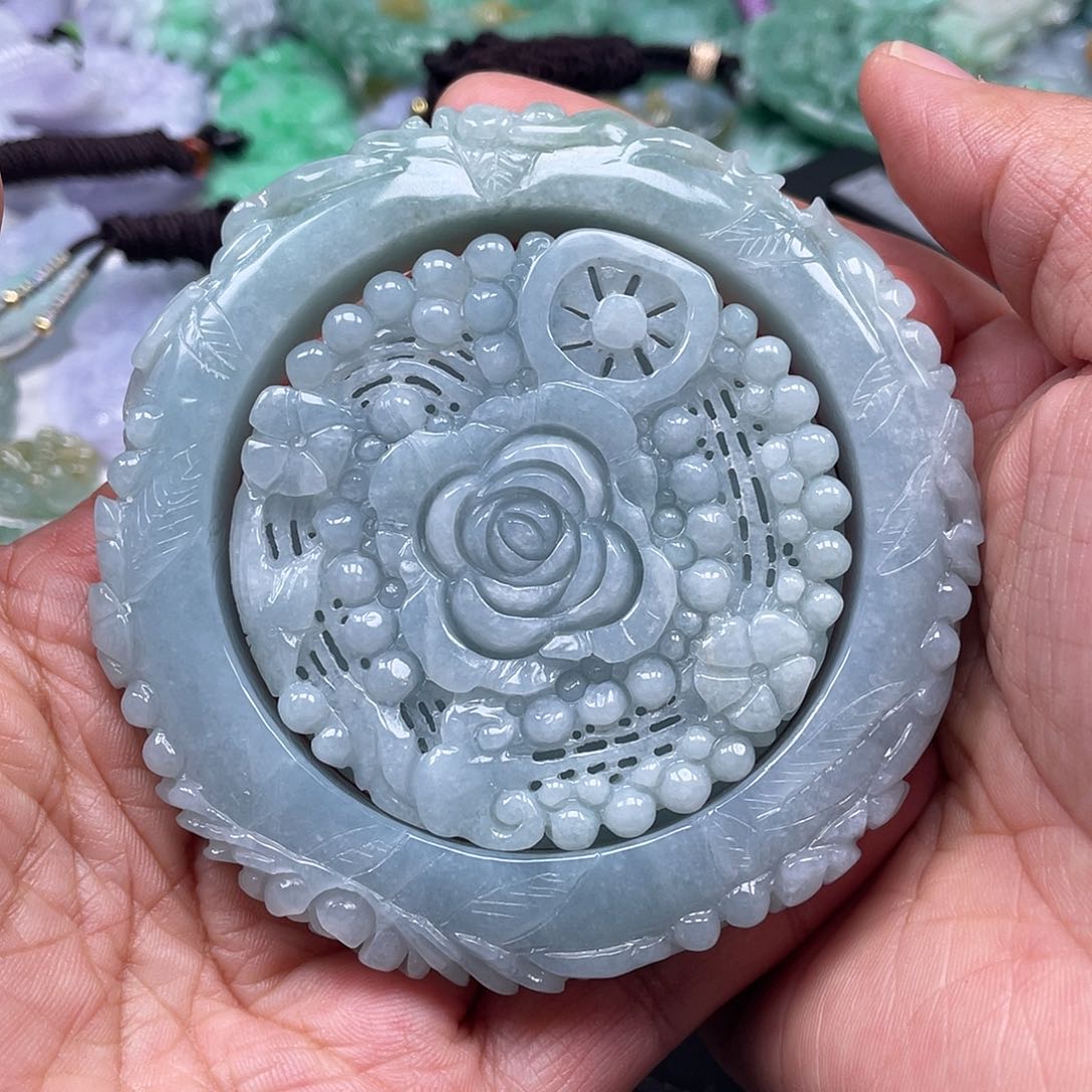 颈饰未镶嵌翡翠舒*?