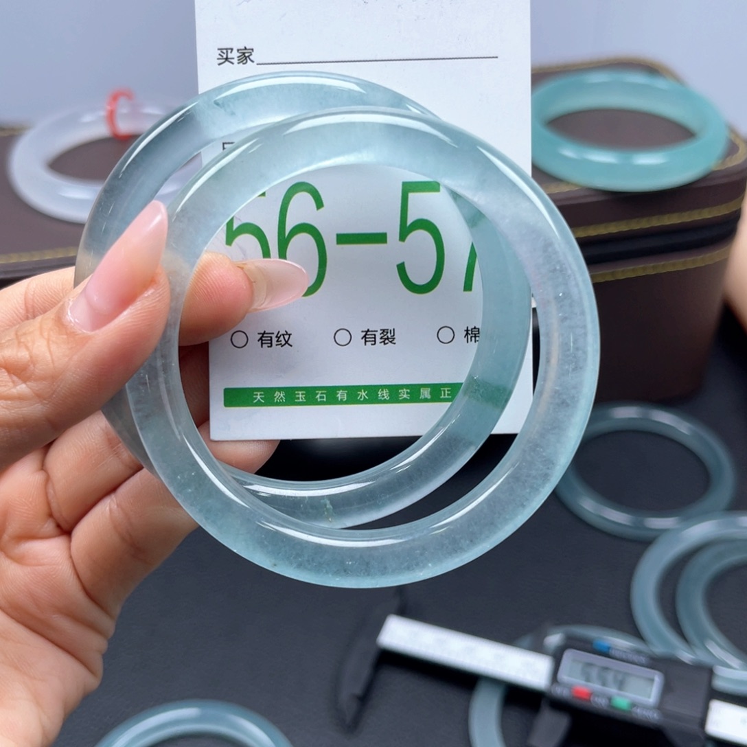 K***常石英岩玉手镯未镶嵌