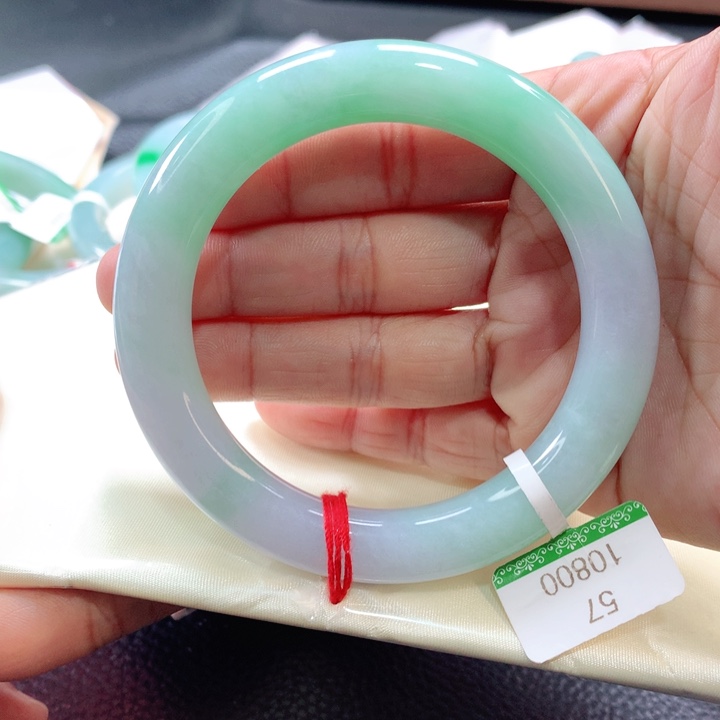 翡翠手镯未镶嵌57585758