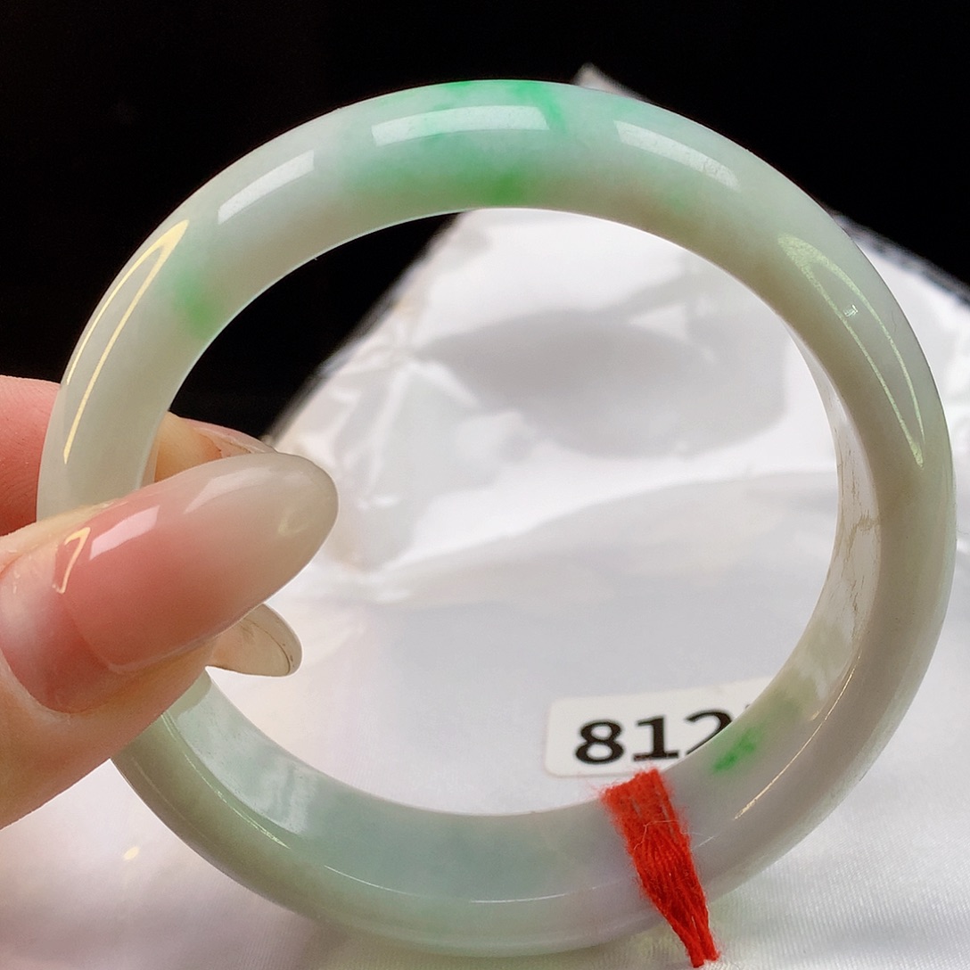 翡翠手镯未镶嵌天然翡翠8125