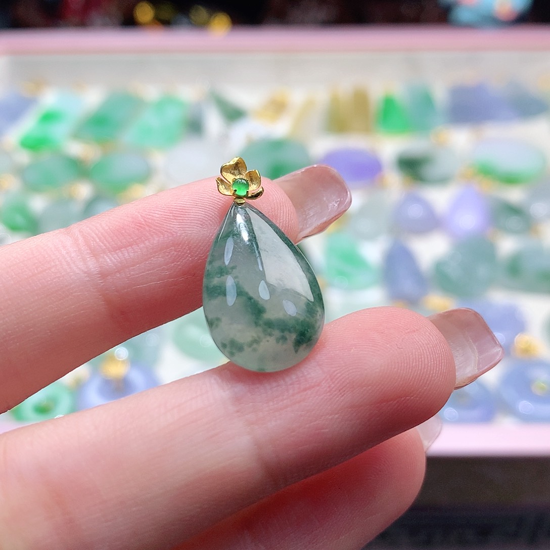 翡翠未镶嵌颈饰翡翠