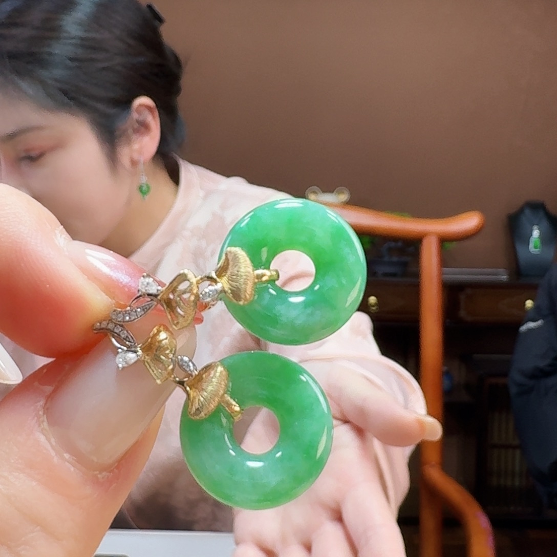 翡翠耳饰18K金镶嵌耳饰