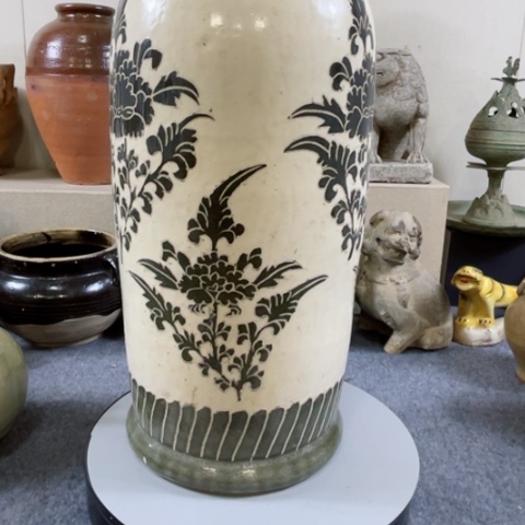 罐火*器型优美大方