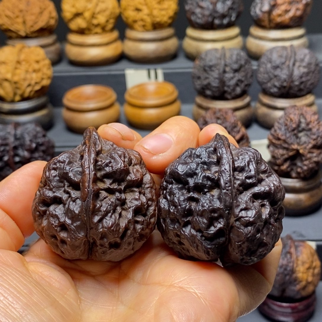 文玩核桃吊坠毒王4I