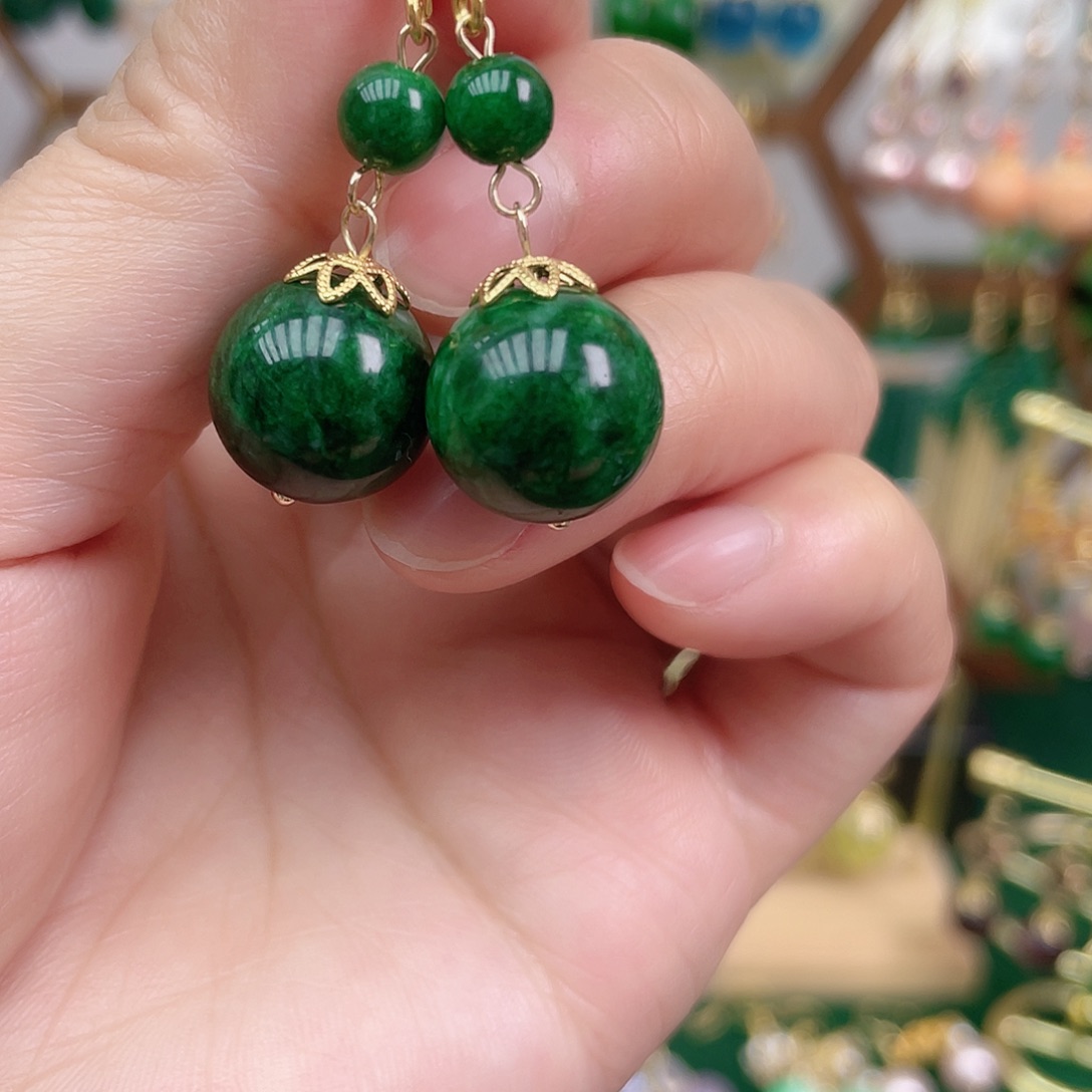 石英质玉合金耳饰