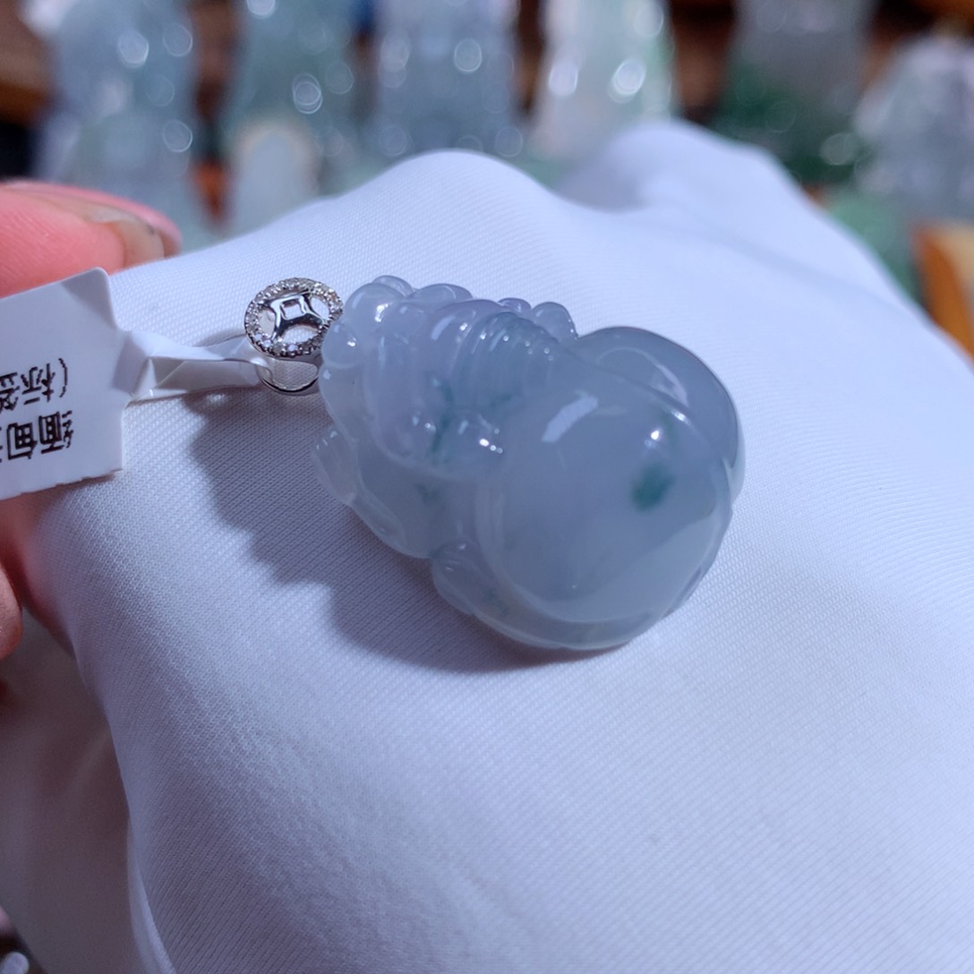 翡翠颈饰18K金镶嵌貔貅