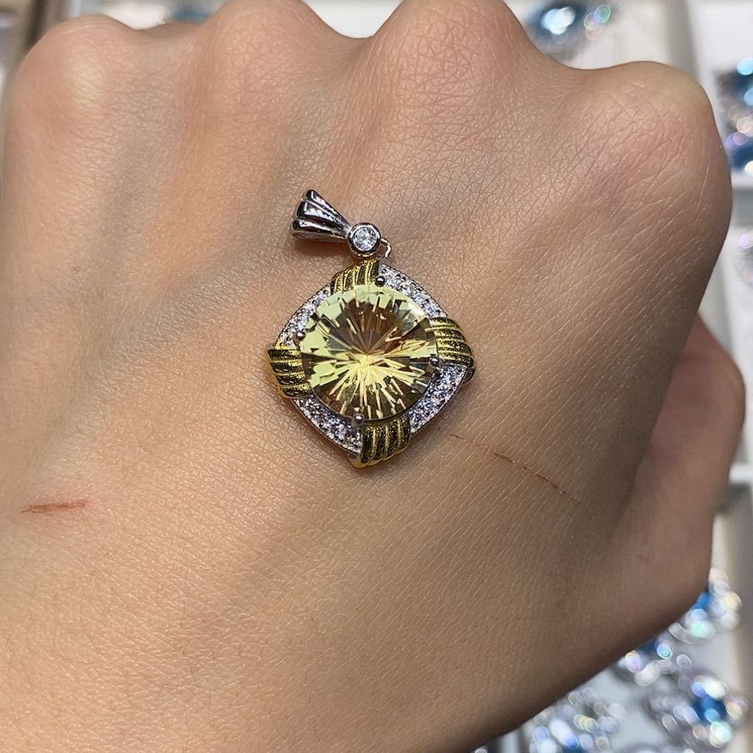 黄晶吊坠(不含链)银S925镶嵌（一物一证）