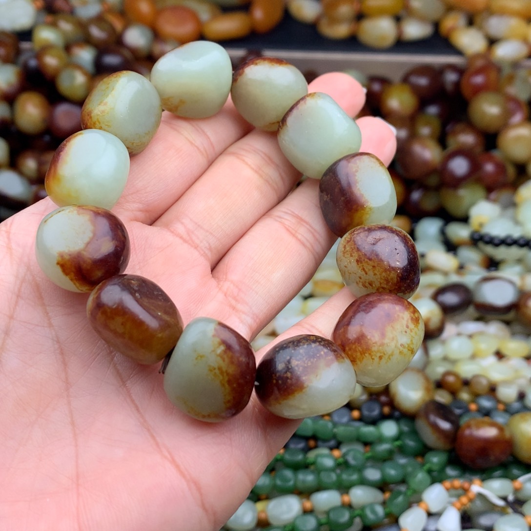 x***9和田玉未镶嵌颈饰