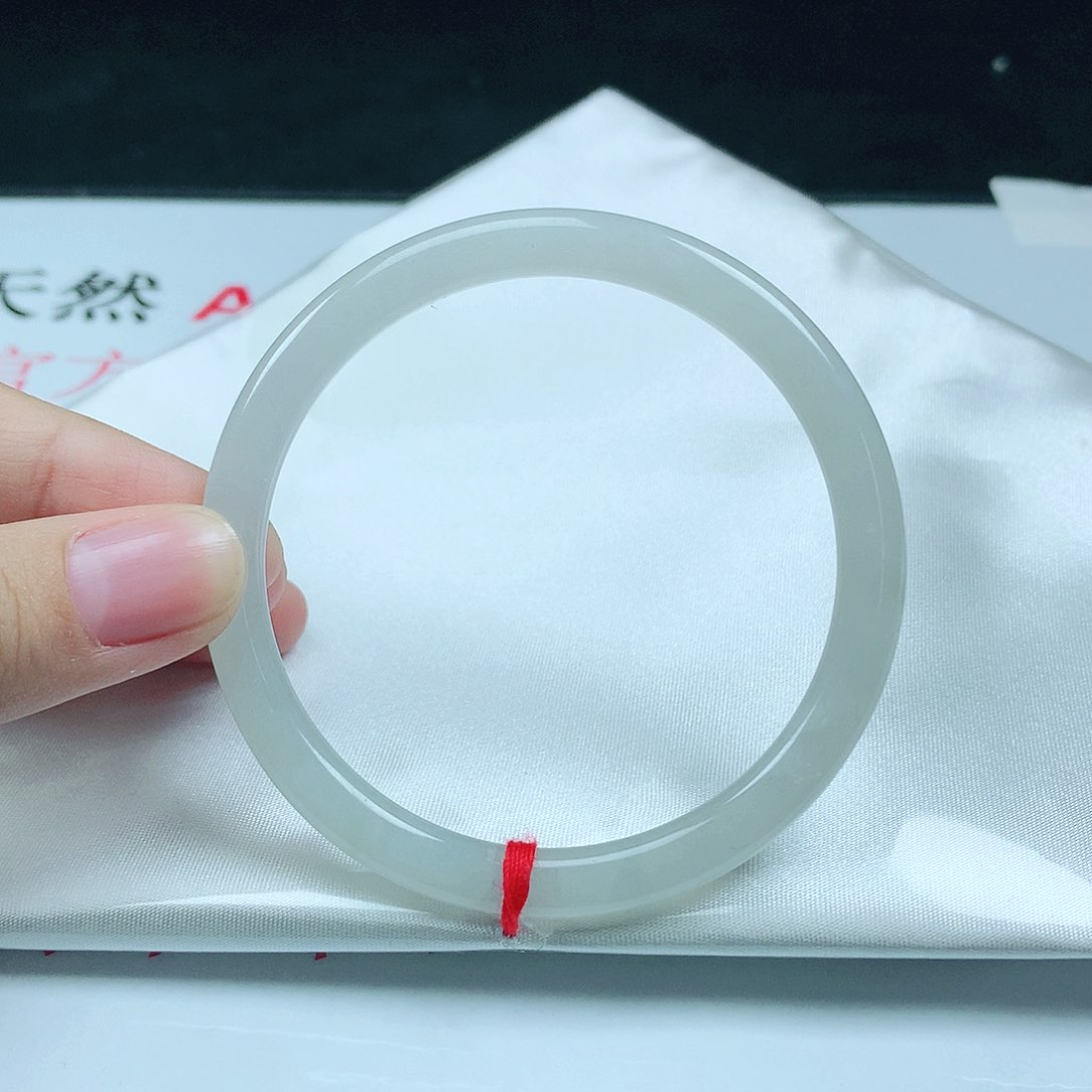 翡翠手镯未镶嵌4804圆