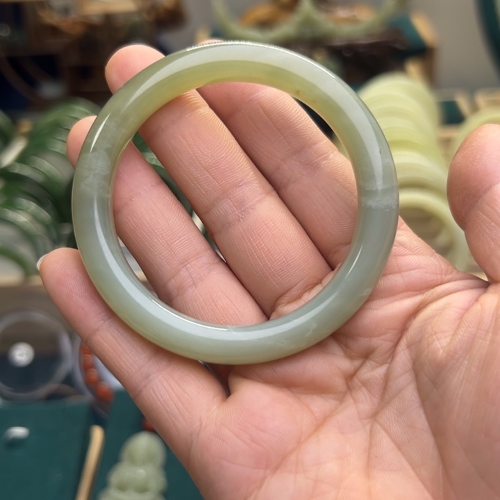 和田玉手镯未镶嵌53.9圈围5790