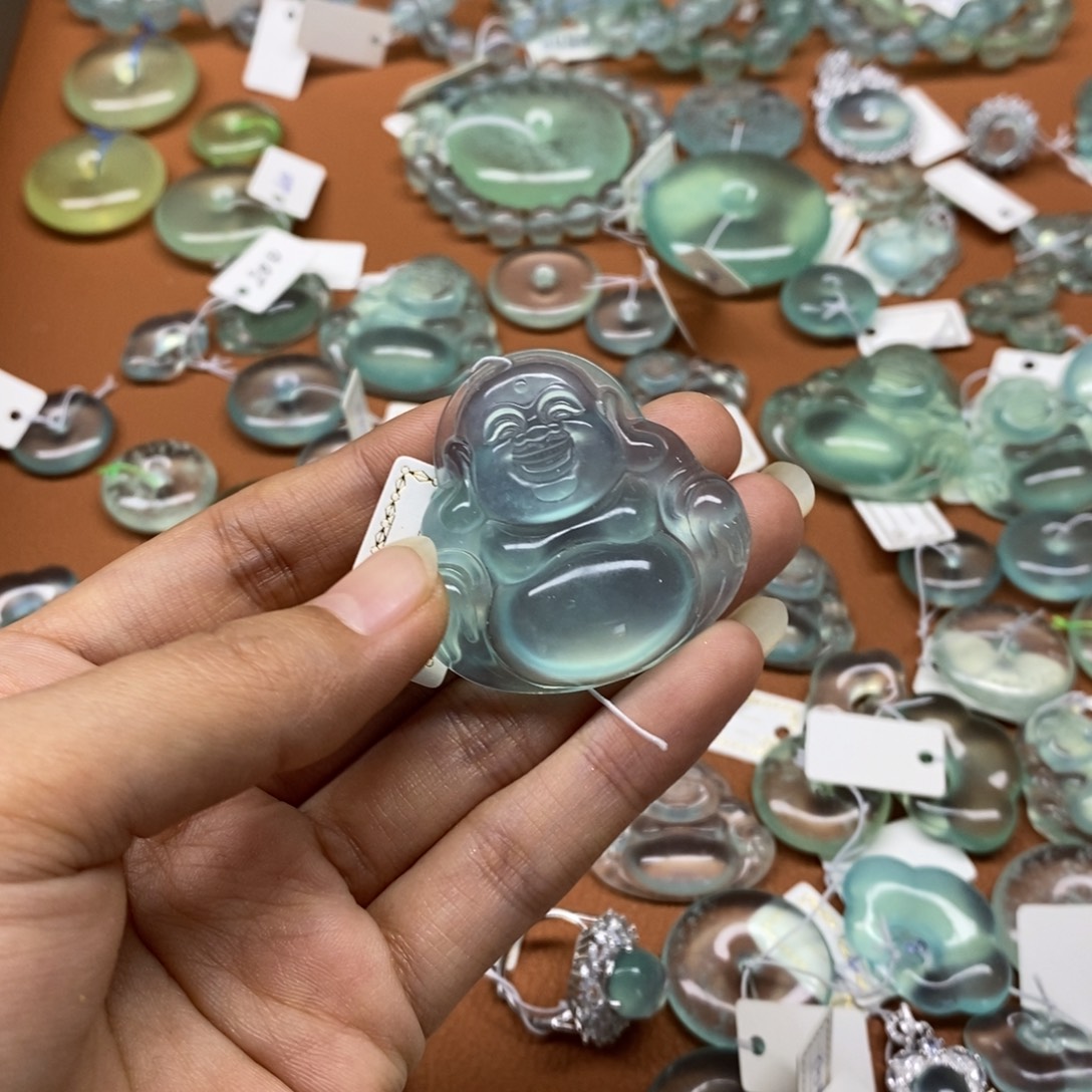 尖***莓蛇纹石玉未镶嵌颈饰