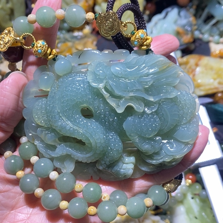 蛇纹石玉岫玉吊坠未镶嵌