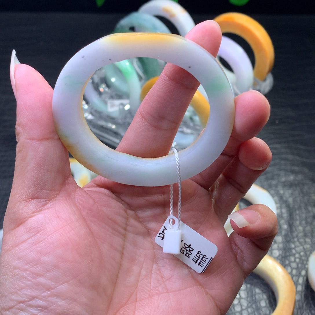 定制翡翠未镶嵌手镯