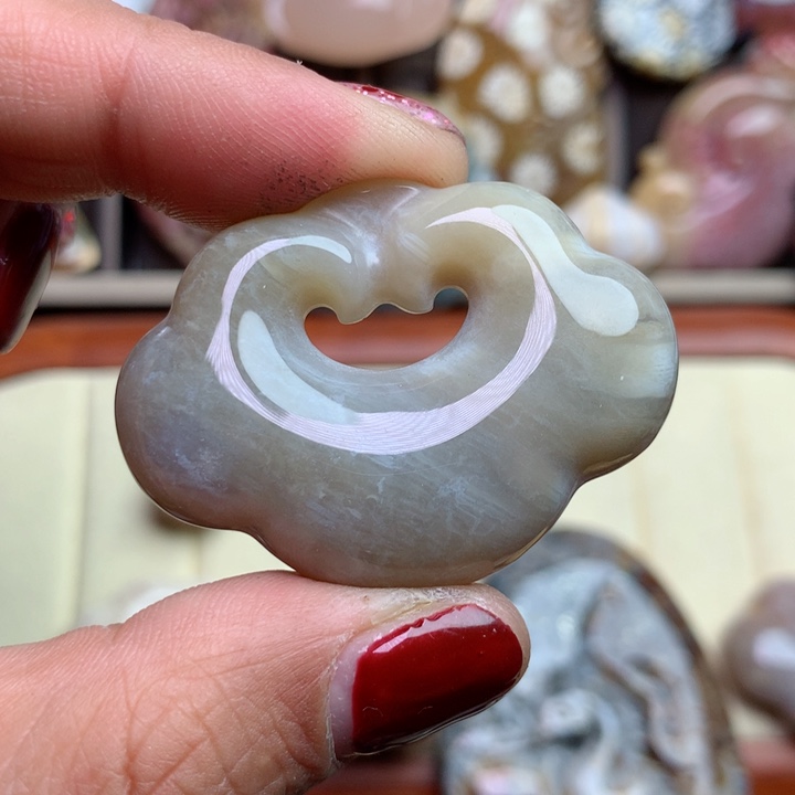 硅化珊瑚（珊瑚玉）颈饰未镶嵌