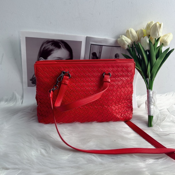 95新 BOTTEGA VENETA/葆蝶家 葆蝶家红色编织款单肩包