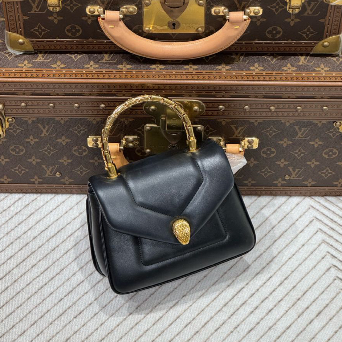 99新 BVLGARI/宝格丽  新款小号黑色蛇头包 有肩带