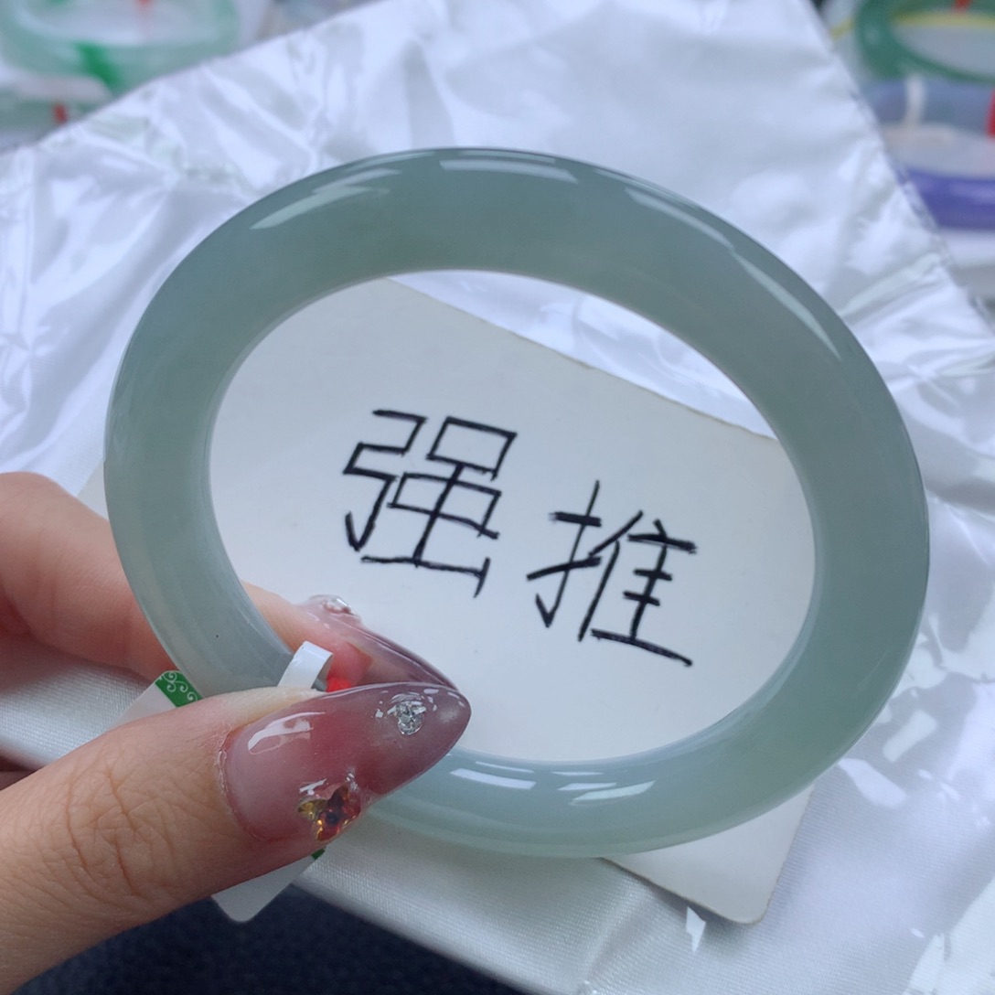 翡翠手镯未镶嵌56.8圆条