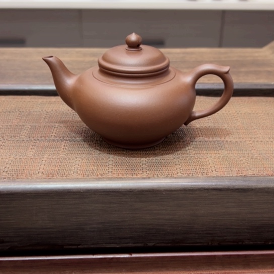 紫砂茶壶黄龙山原矿老紫泥半手工瑕（220 cc）