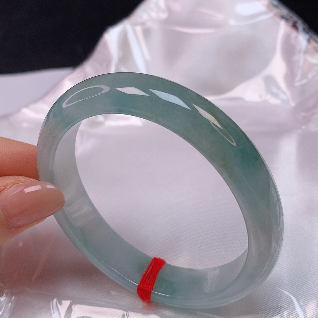 【闪购商品】翡翠手镯未镶嵌54贵妃手镯