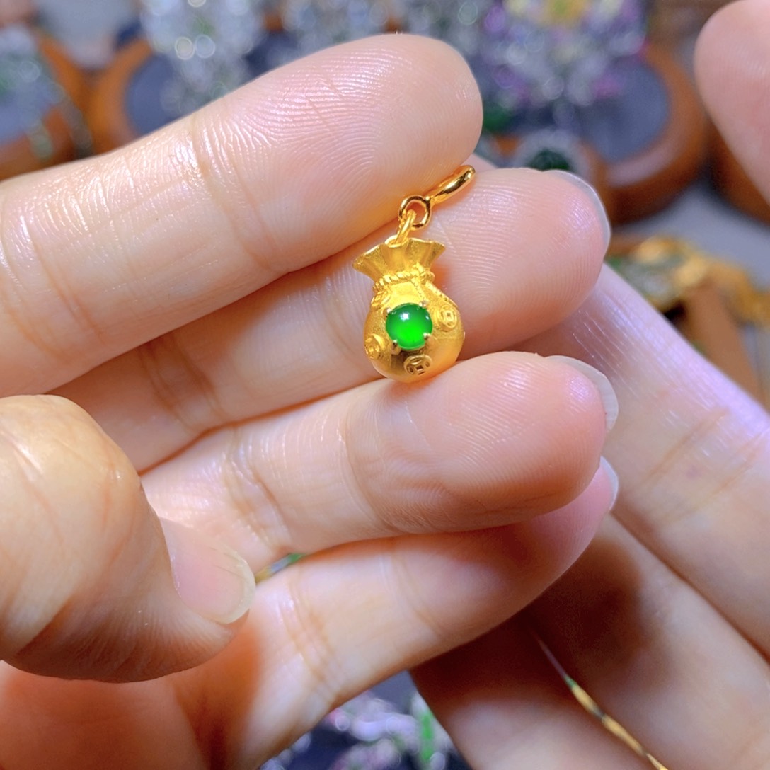 翡翠颈饰银S925镶嵌天然翡翠