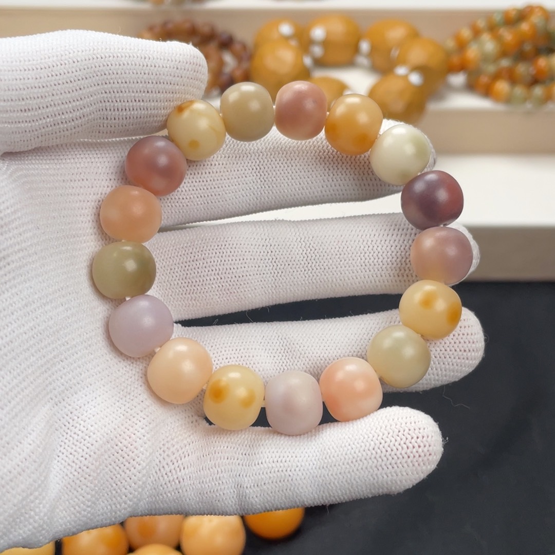 梨****吊坠白玉菩提卡13糖果色通货