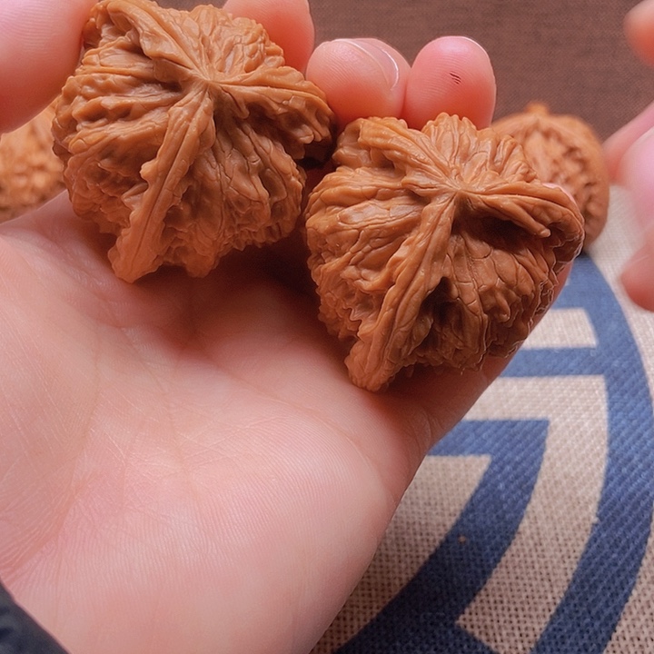 吊坠文玩核桃G*H三棱